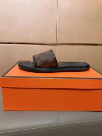 Picture of Louis Vuitton Slippers _SKULVsz38-44mnf05041323